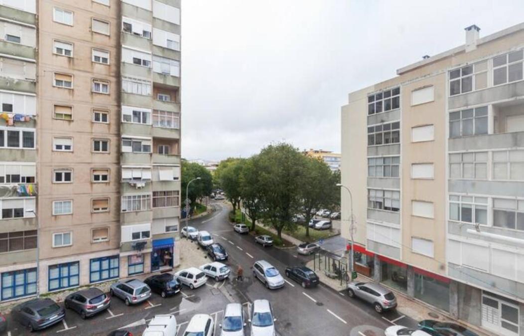 Beautiful 1 Bedroom Apartment Near Benfica Lisboa Exterior foto